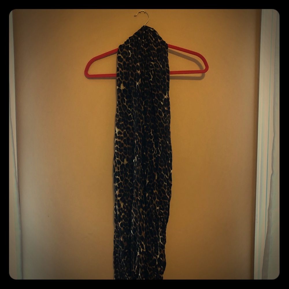 Express leopard scarf